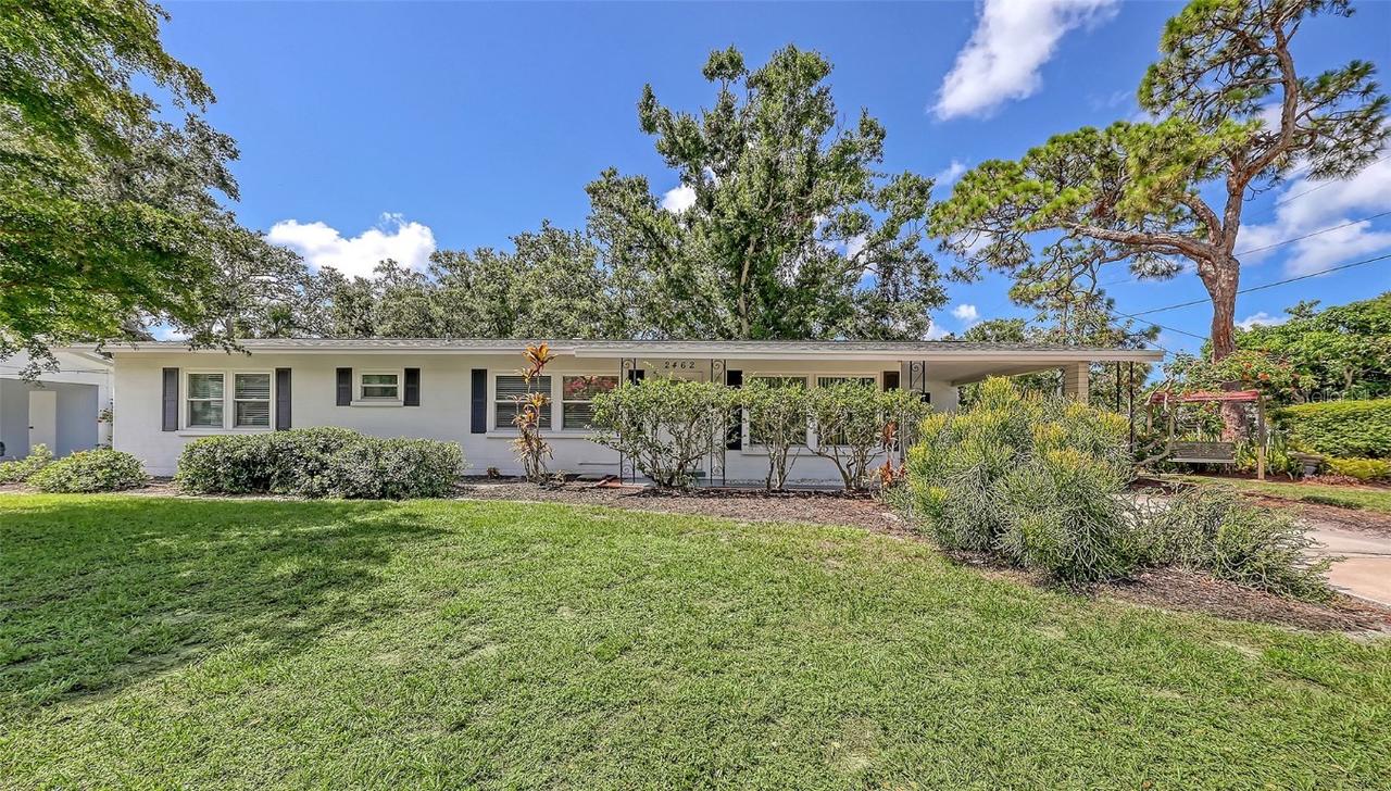 2462 Hyde Park St., Sarasota, FL 34239