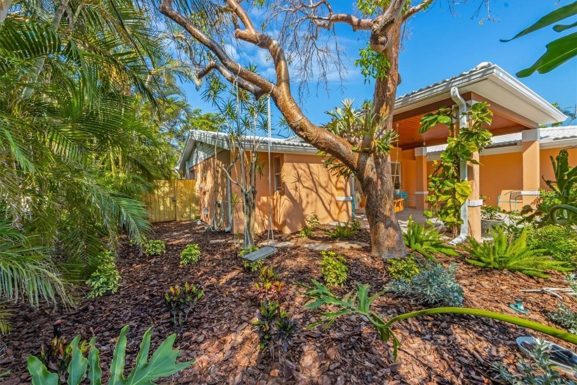 6806 Palm Dr., Holmes Beach, FL 34217