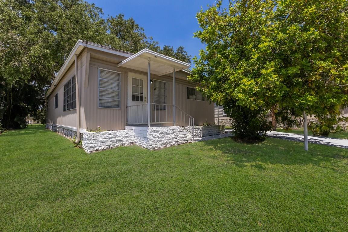 921 Faith Cir. #48, Bradenton, FL 34212