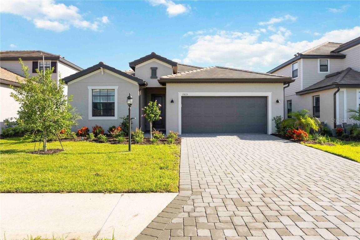 15115 Oxford Grey Dr., Bradenton, FL 34211