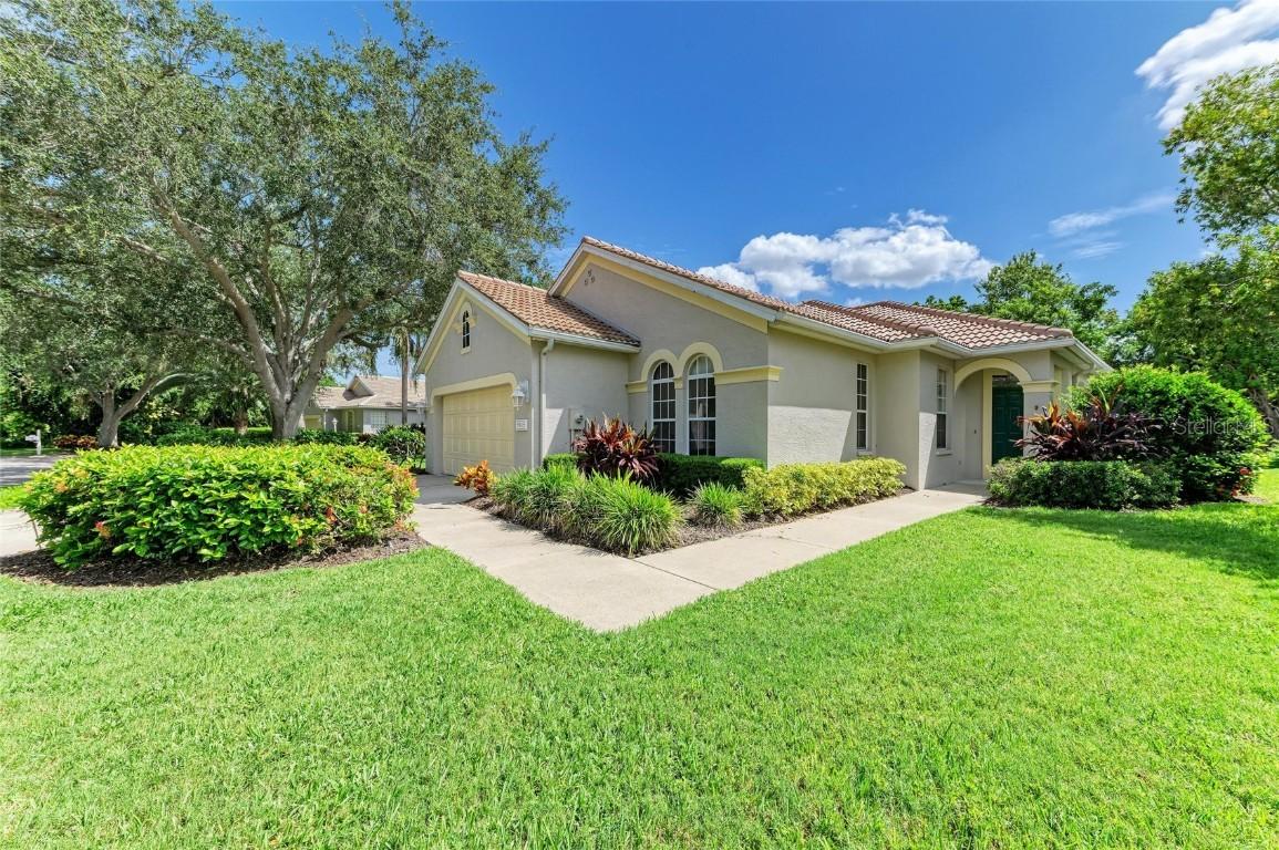 5815 Los Verdes Ct., Bradenton, FL 34210