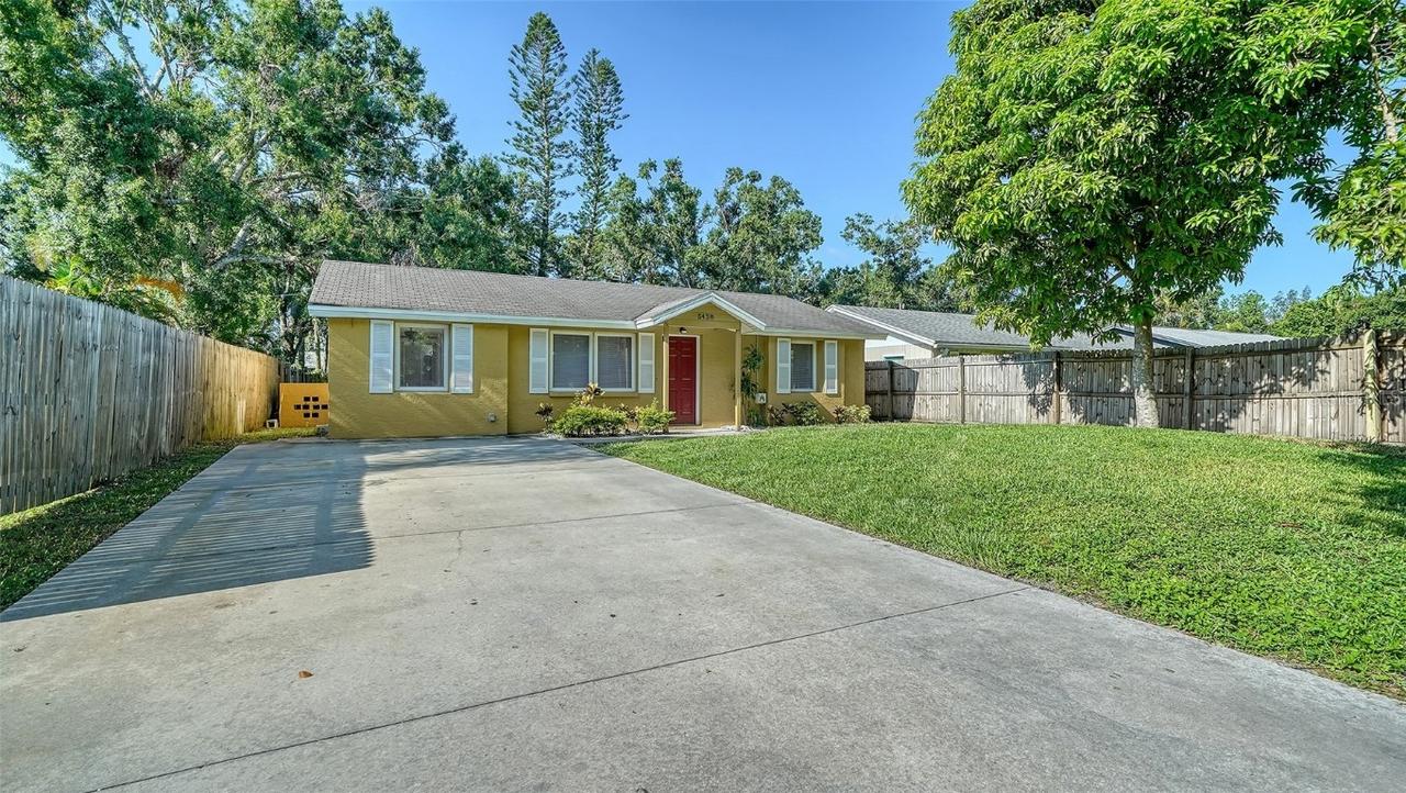 5438 Potter St., Sarasota, FL 34232