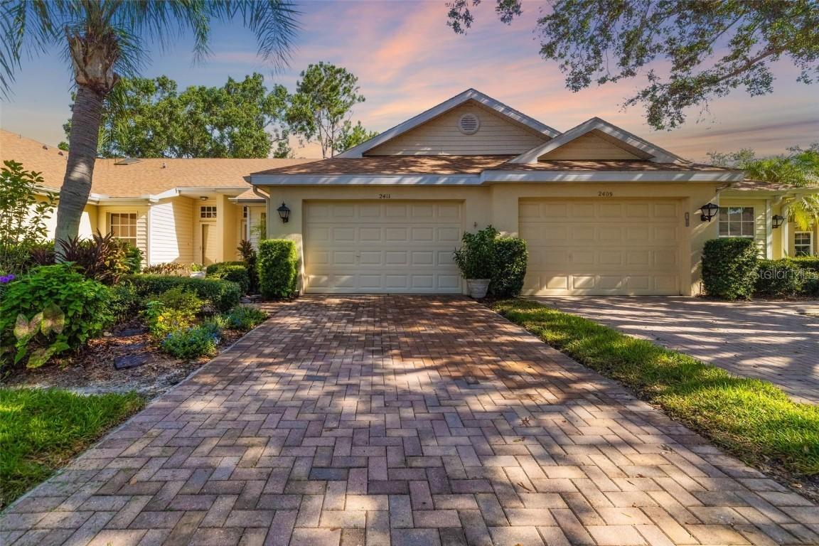 2411 New Haven Cir. #70, Sun City Center, FL 33573