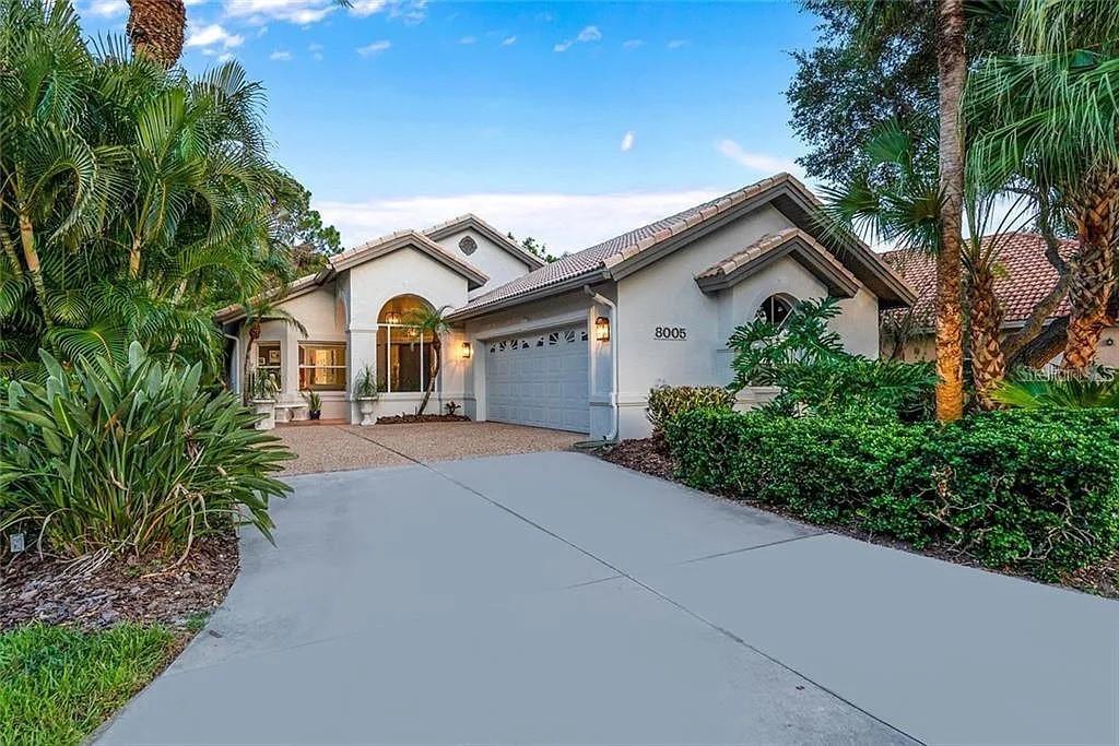 8005 Bobcat Cir., Sarasota, FL 34238