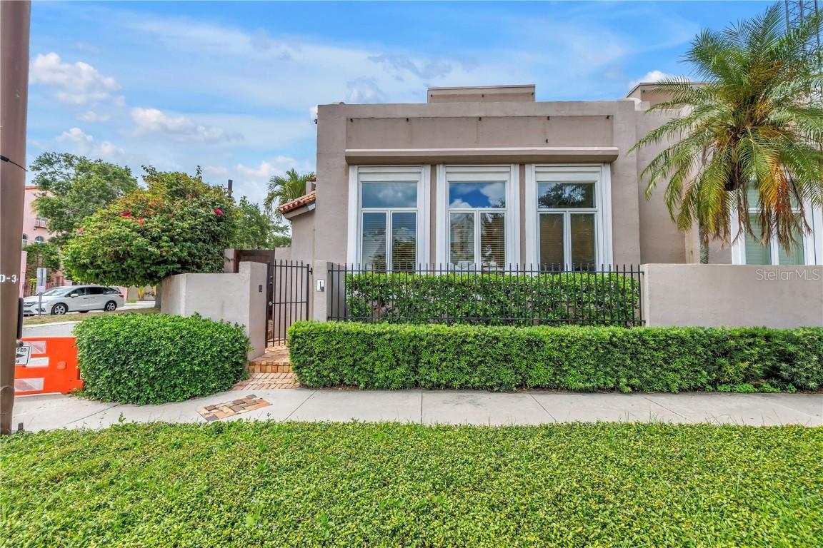 200 Cocoanut Ave. #1, Sarasota, FL 34236