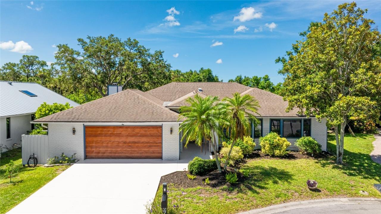 891 Faulkwood Ct., Sarasota, FL 34232
