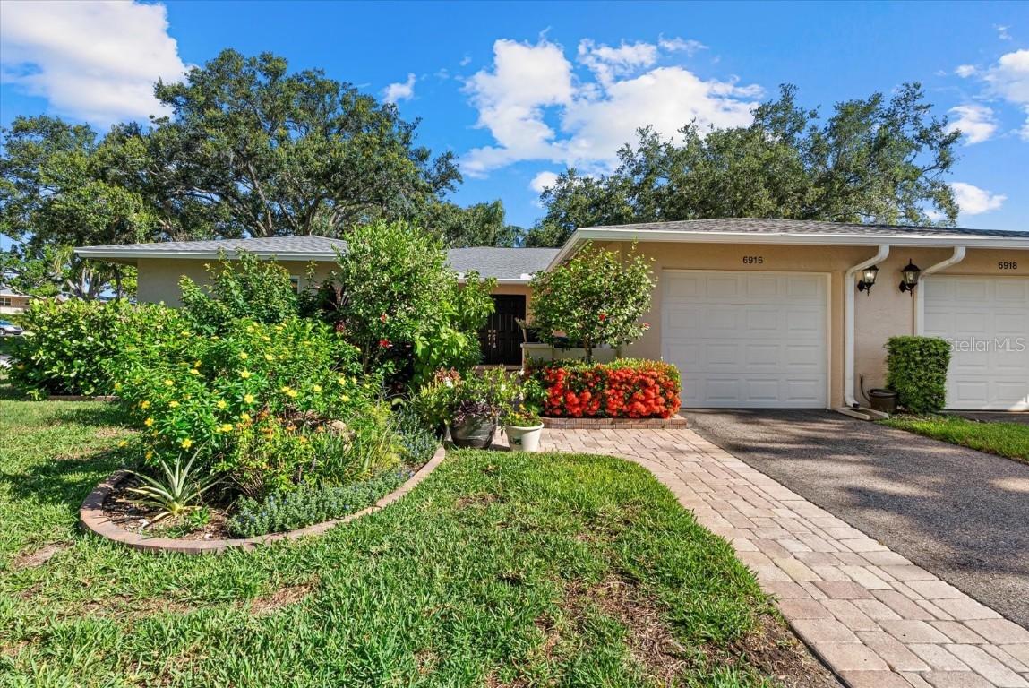 6916 W Country Club Dr. #9B, Sarasota, FL 34243