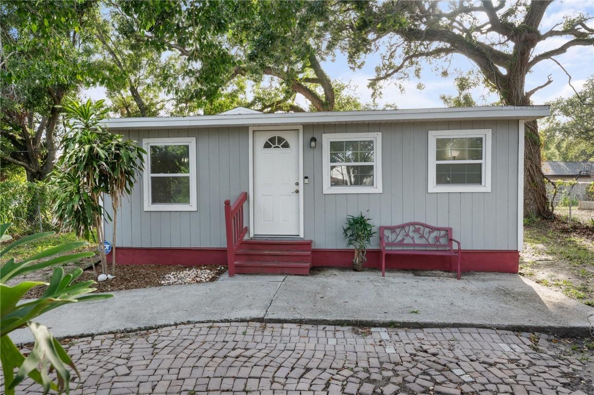2005 Gillespie Ave., Sarasota, FL 34234
