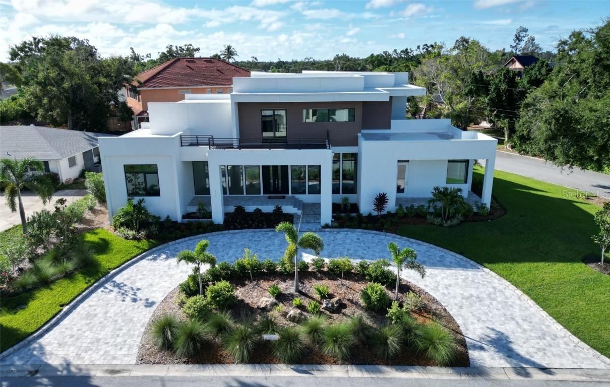 2110 Michele Dr., Sarasota, FL 34231