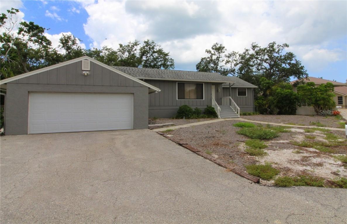 753 Tropical Cir., Sarasota, FL 34242