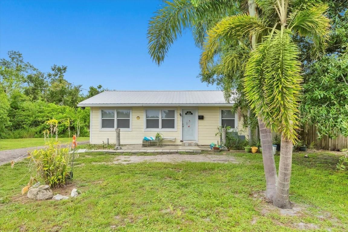 3511 39th St., Palmetto, FL 34221