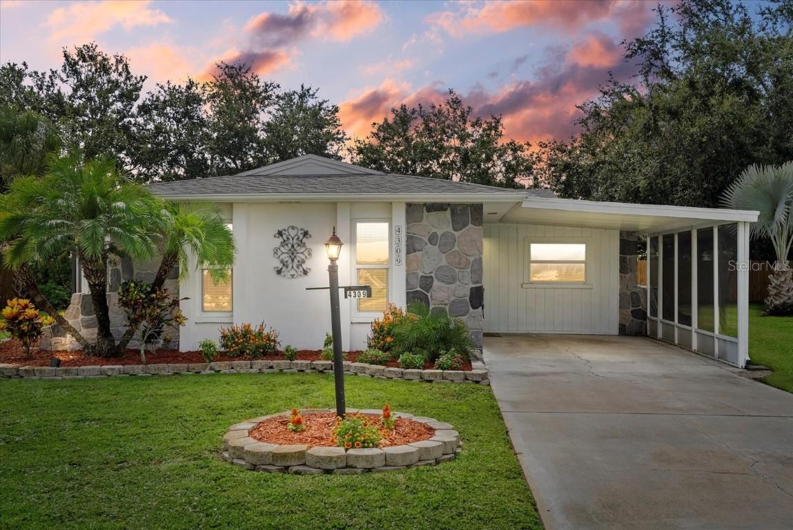 4309 Chinaberry Cir., Bradenton, FL 34208