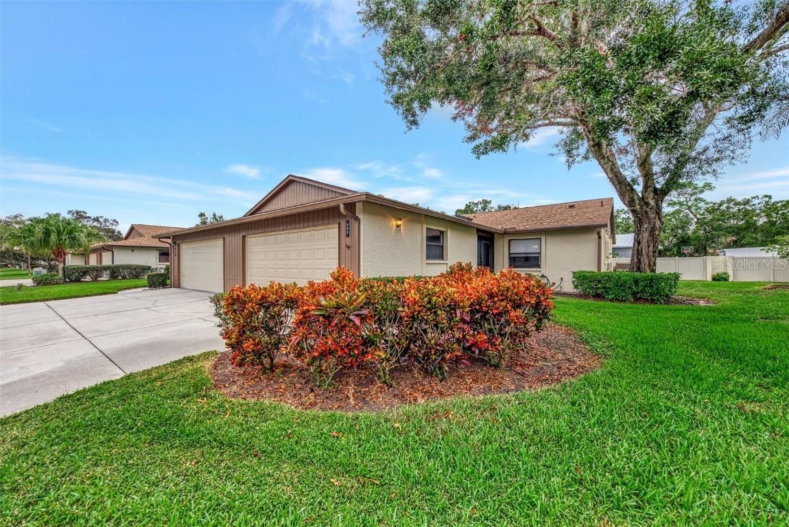 495 Oak Hill Cir. #44, Sarasota, FL 34232