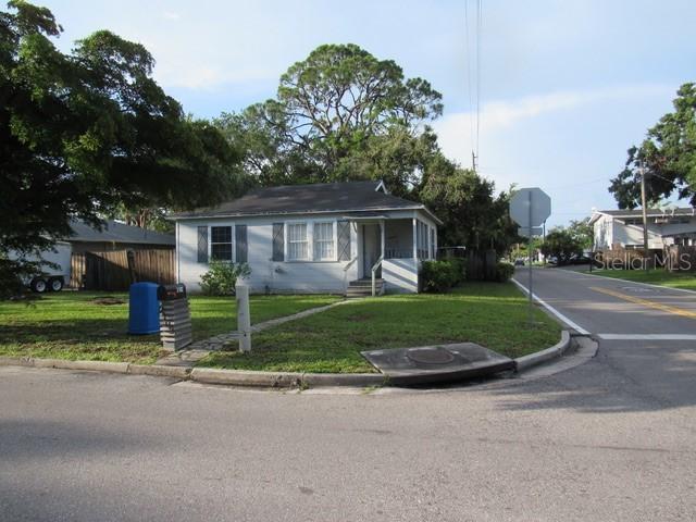 2102 Arlington St., Sarasota, FL 34239