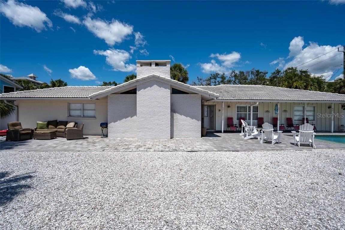 1201 Big Oak Ln., Sarasota, FL 34242