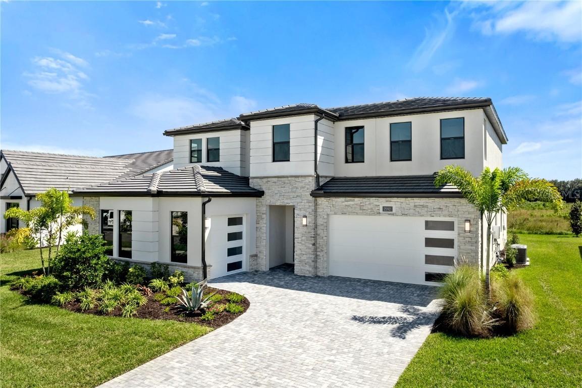 2592 Waterfront Cir., Sarasota, FL 34240