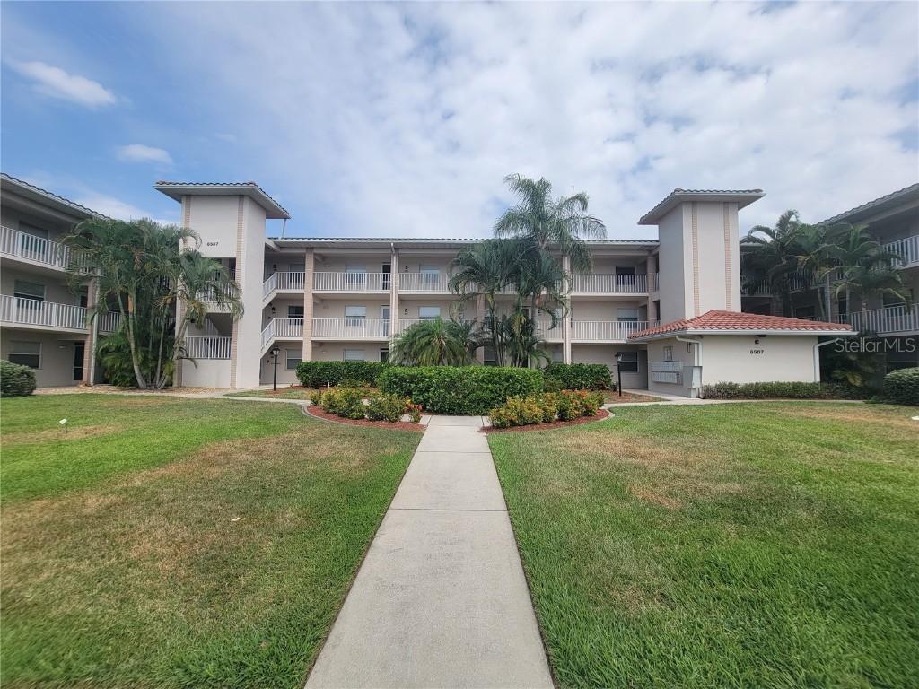 6507 Stone River Rd. #302, Bradenton, FL 34203