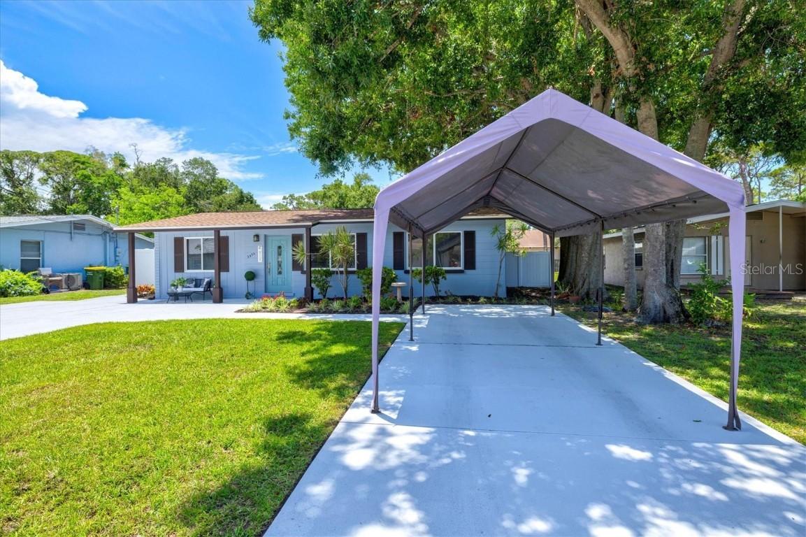2432 Aspinwall St., Sarasota, FL 34237