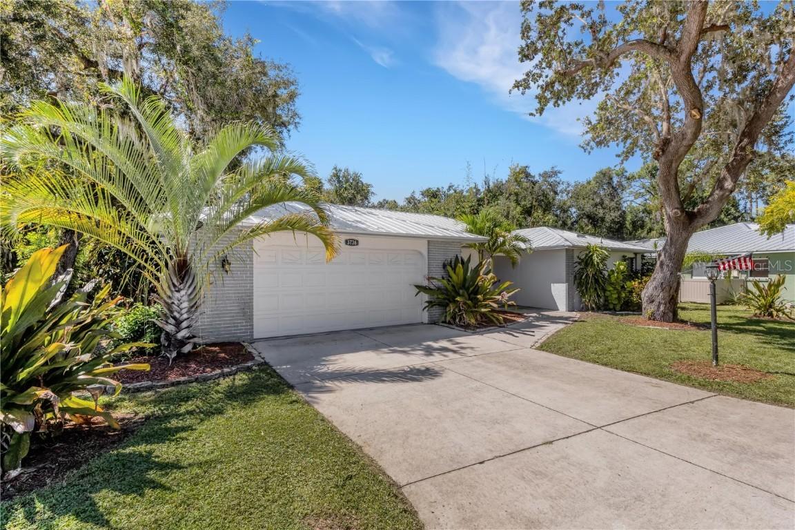 3736 Maple Hollow Ct., Sarasota, FL 34243