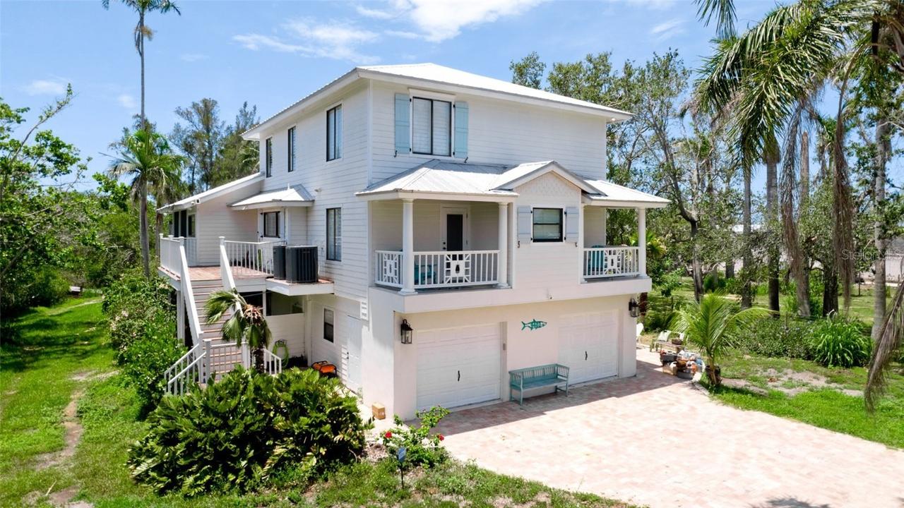 9403 9th Ave., Bradenton, FL 34209
