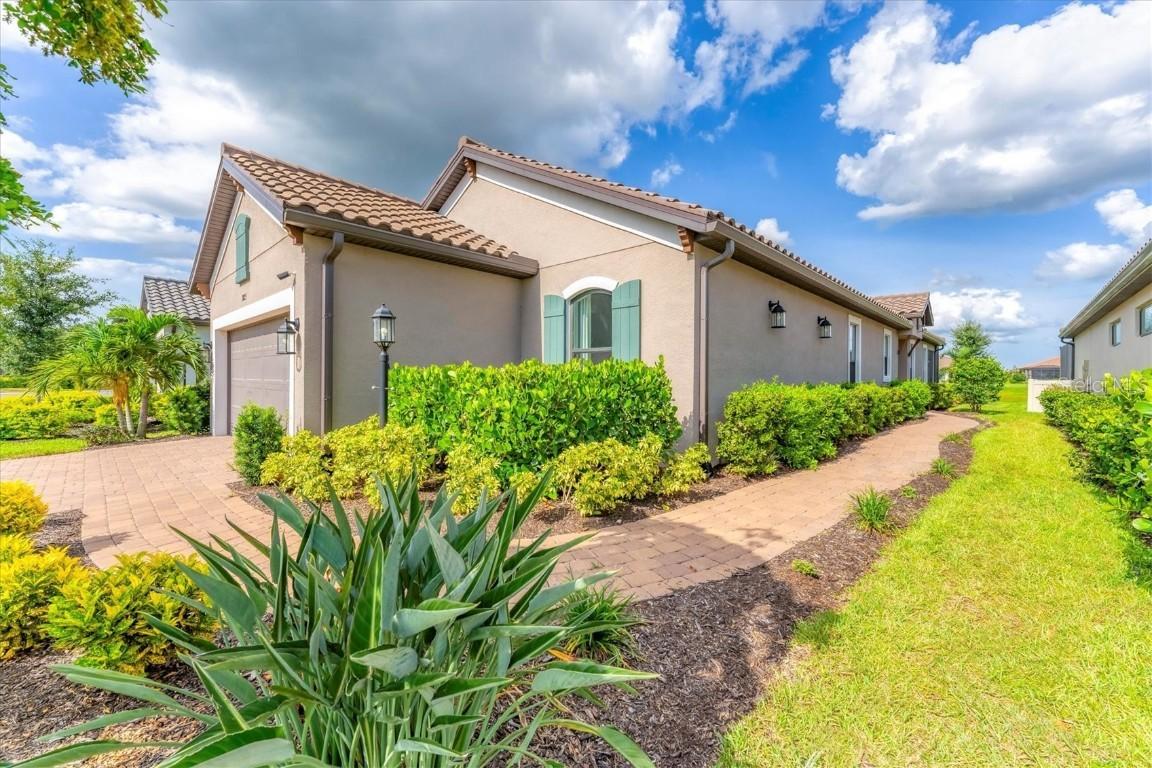 3025 Veneto Ct., Bradenton, FL 34211