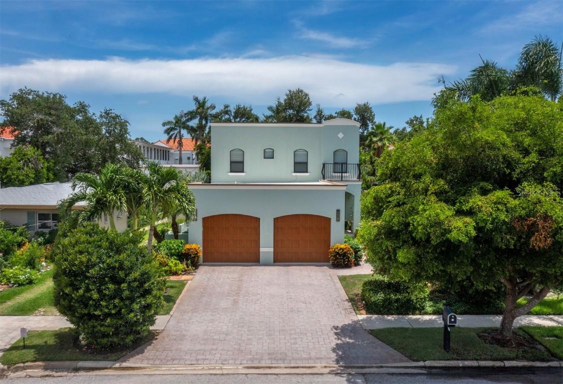 1884 Grove St., Sarasota, FL 34239
