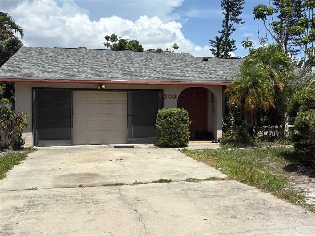 303 70th St., Bradenton, FL 34209