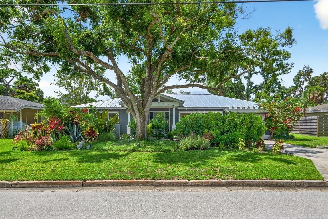 2460 Hillview St., Sarasota, FL 34239