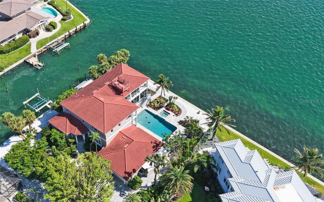 585 Gunwale Ln., Longboat Key, FL 34228