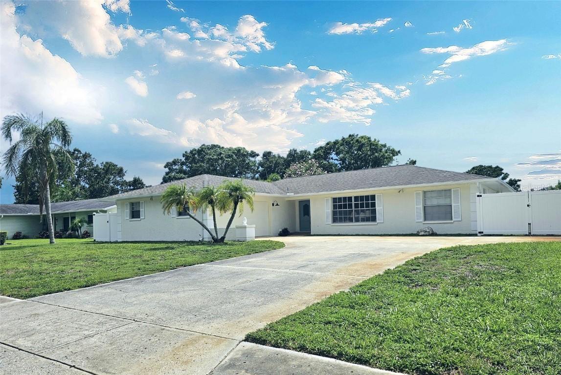 2004 40th St., Bradenton, FL 34205