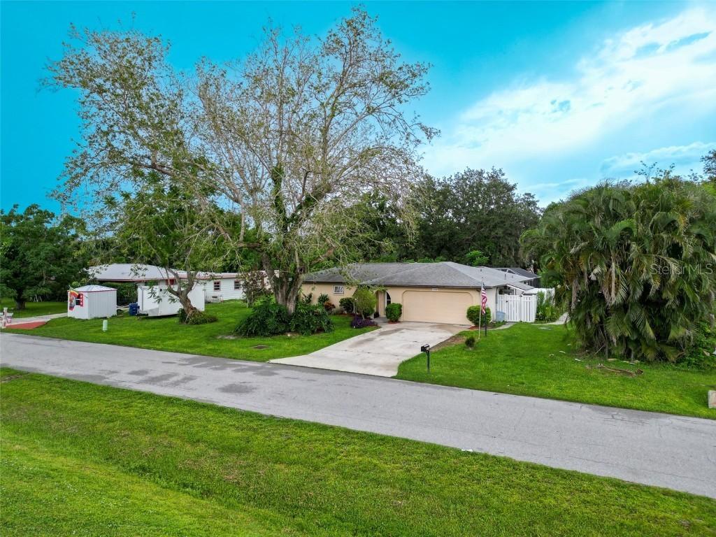 1208 Francis Ave., Sarasota, FL 34232