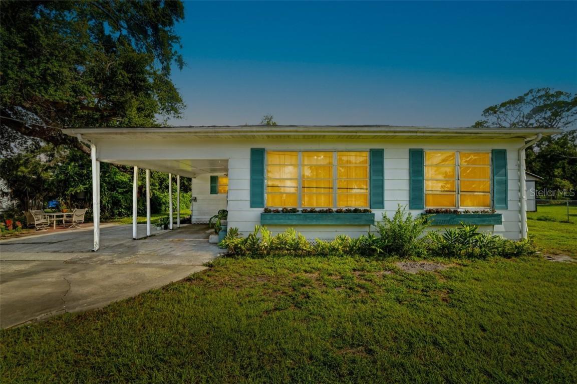 3020 51st Ave., Bradenton, FL 34203