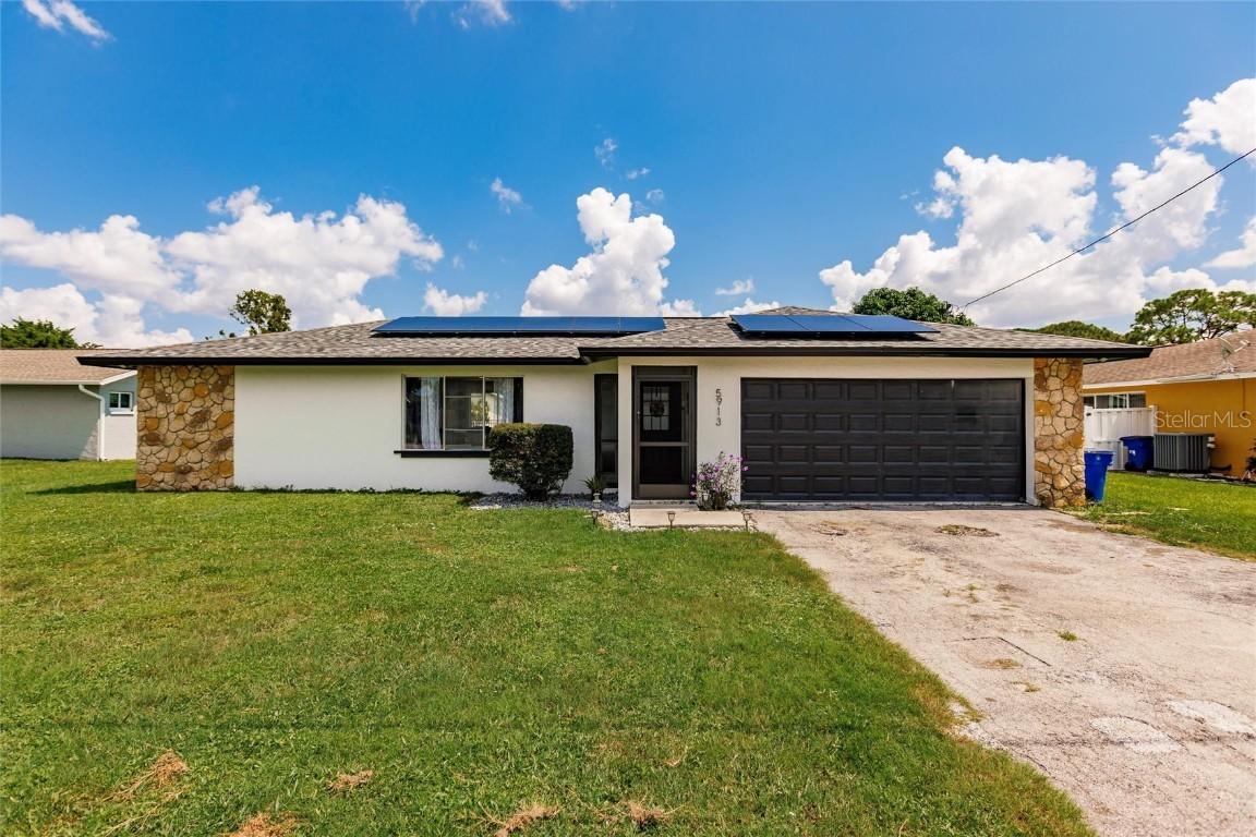 5913 Untermeyer Ct., North Fort Myers, FL 33903