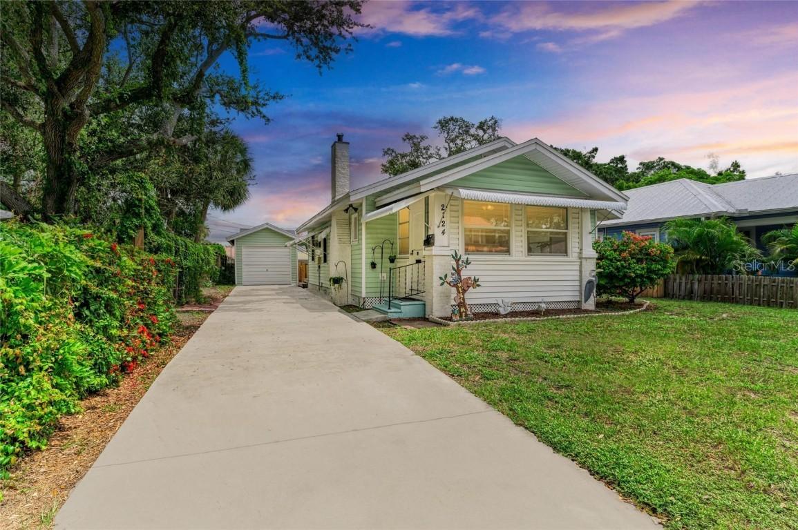 2124 6th Ave., Bradenton, FL 34205