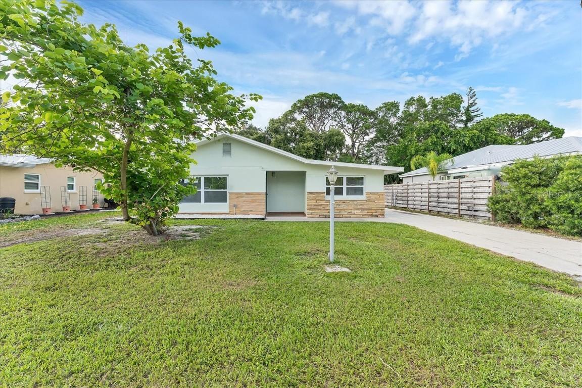 2837 Yorktown St., Sarasota, FL 34231