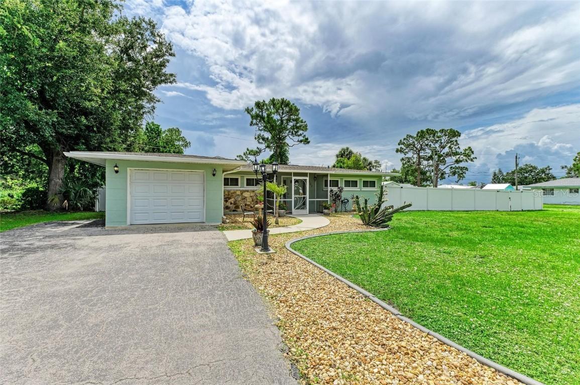 557 Reading St., Port Charlotte, FL 33952