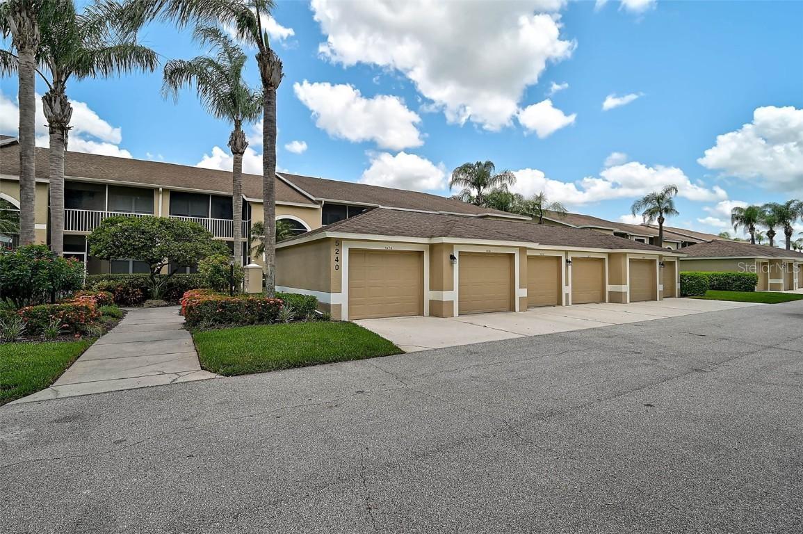 5240 Hyland Hills Ave. #1425, Sarasota, FL 34241