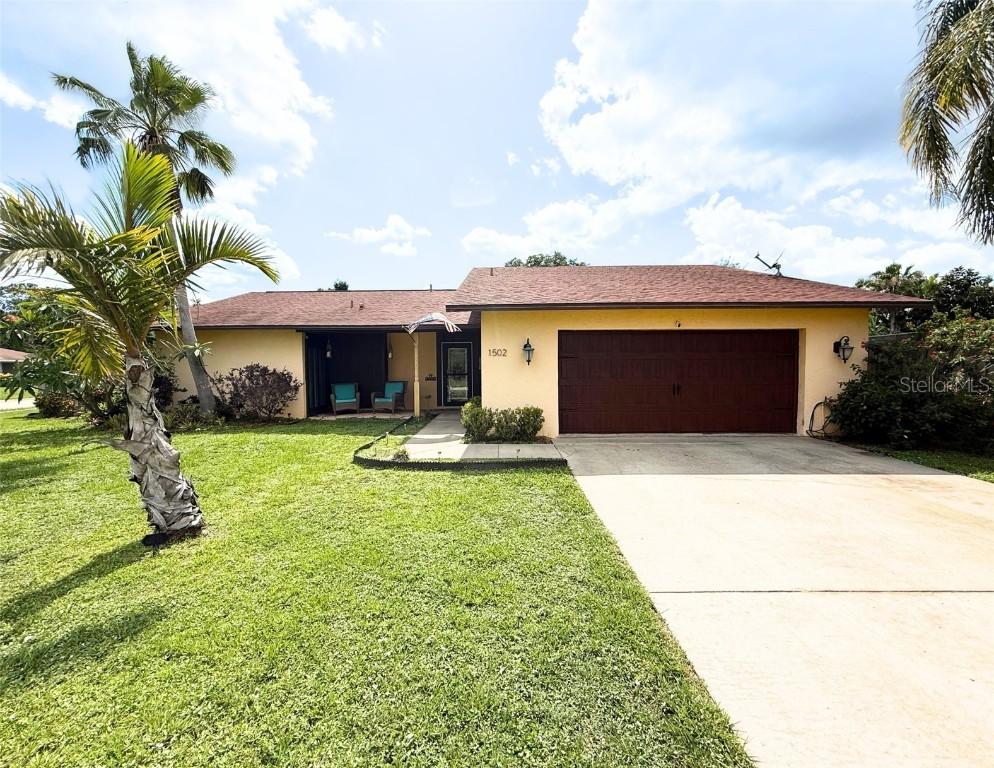 1502 Georgetowne Ln., Sarasota, FL 34232
