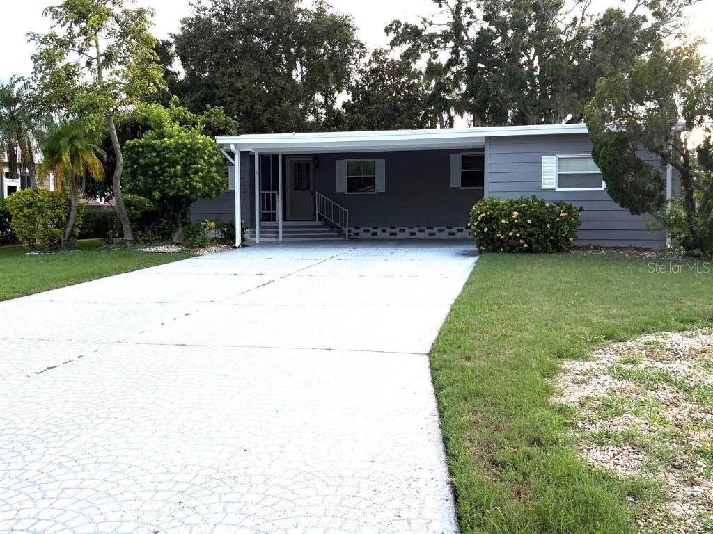8505 Monarch Pl., Palmetto, FL 34221
