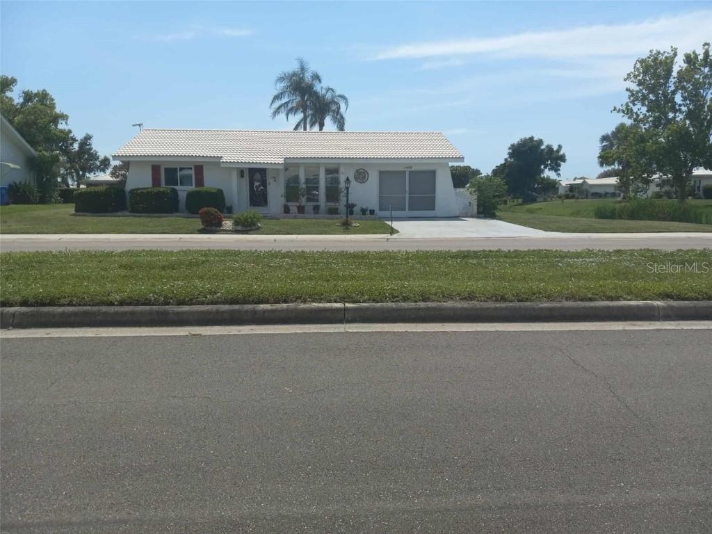 1002 Oakleaf Blvd., Bradenton, FL 34208