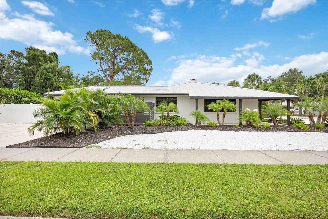 2105 Hibiscus St., Sarasota, FL 34239