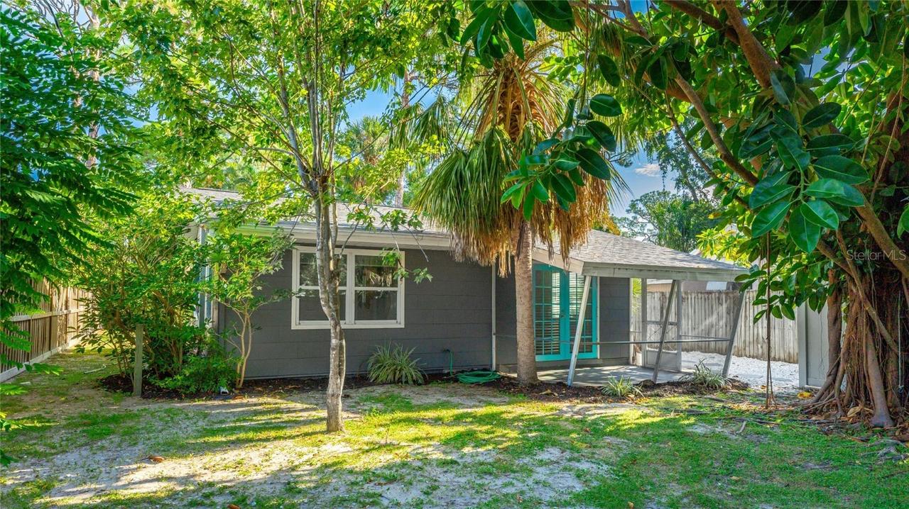 1053 40th St., Sarasota, FL 34234