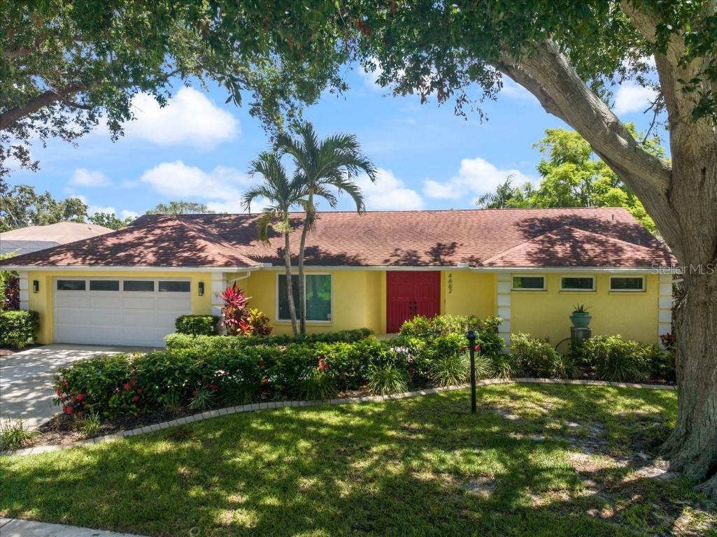 4662 Long Lake Dr., Sarasota, FL 34233