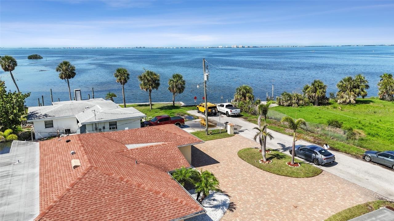 6917 22nd St., Bradenton, FL 34207