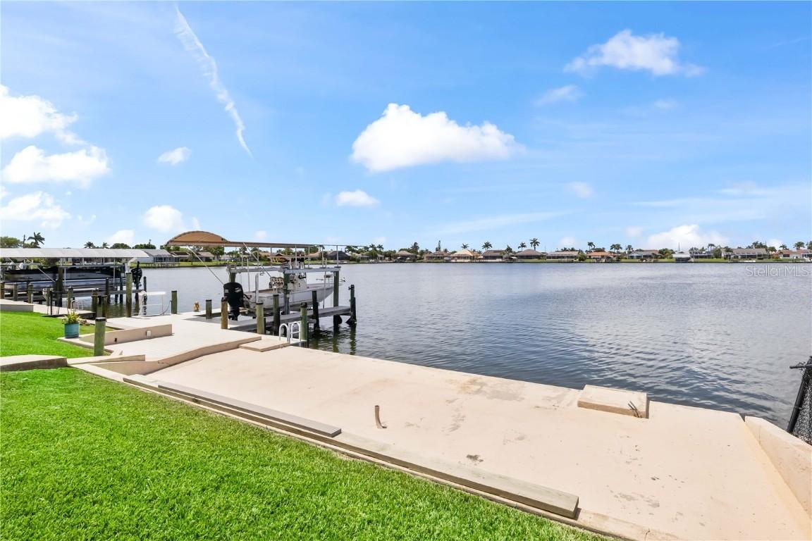 617 SW 51st Ter., Cape Coral, FL 33914