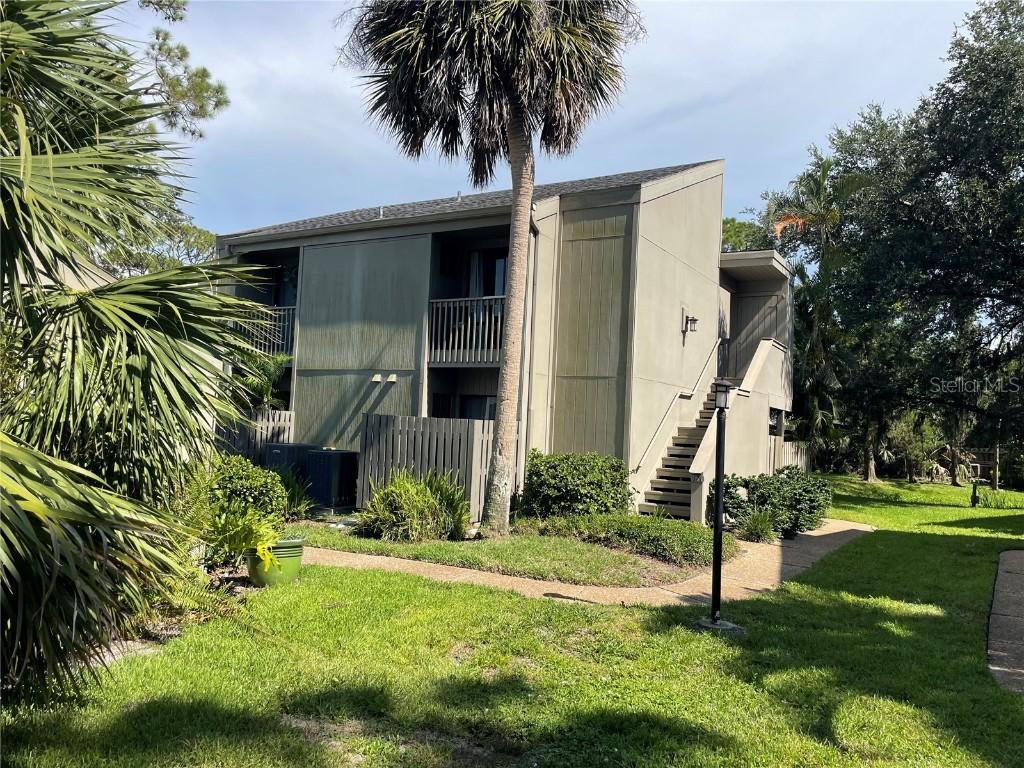 121 Woodland Pl, Osprey, FL 34229