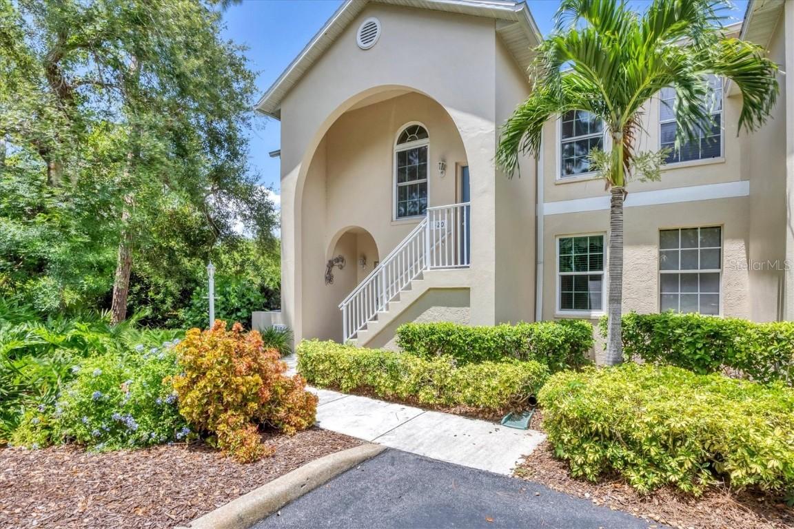 8390 Wingate Dr. #520, Sarasota, FL 34238