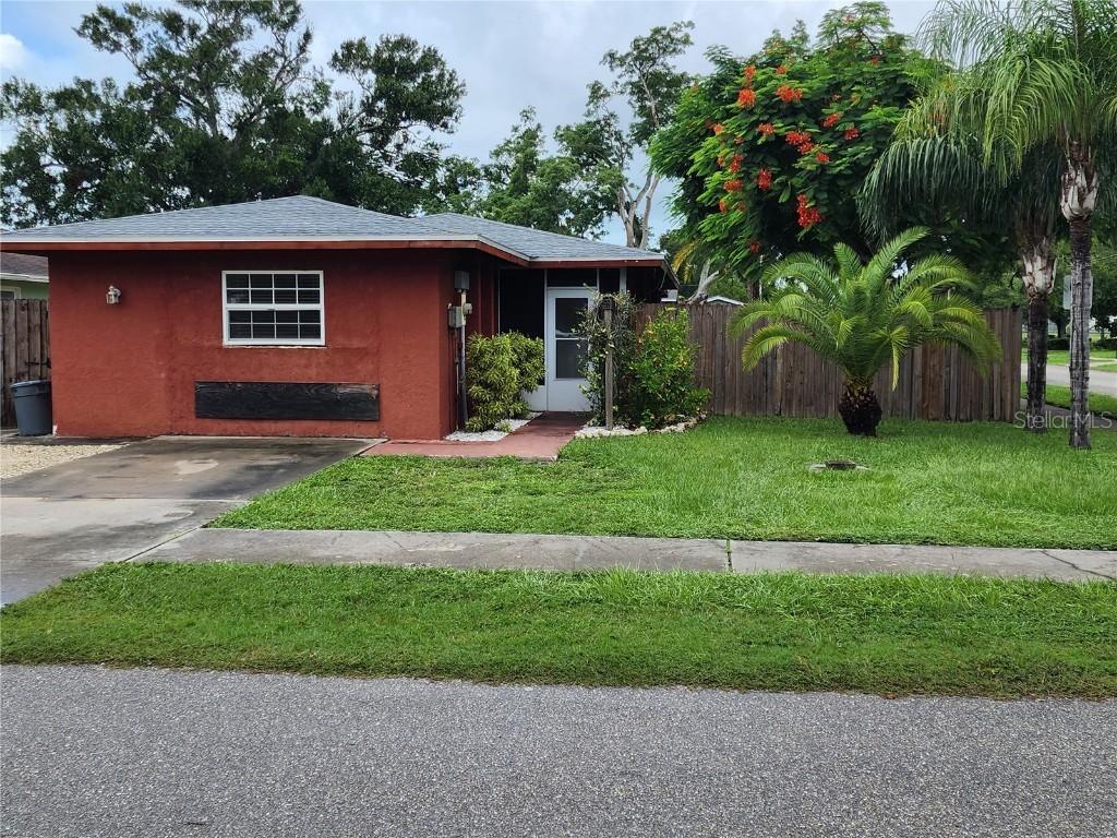 3050 8th St., Sarasota, FL 34237