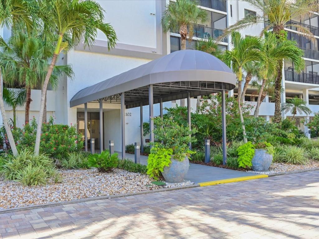 1102 Benjamin Franklin Dr. #310, Sarasota, FL 34236