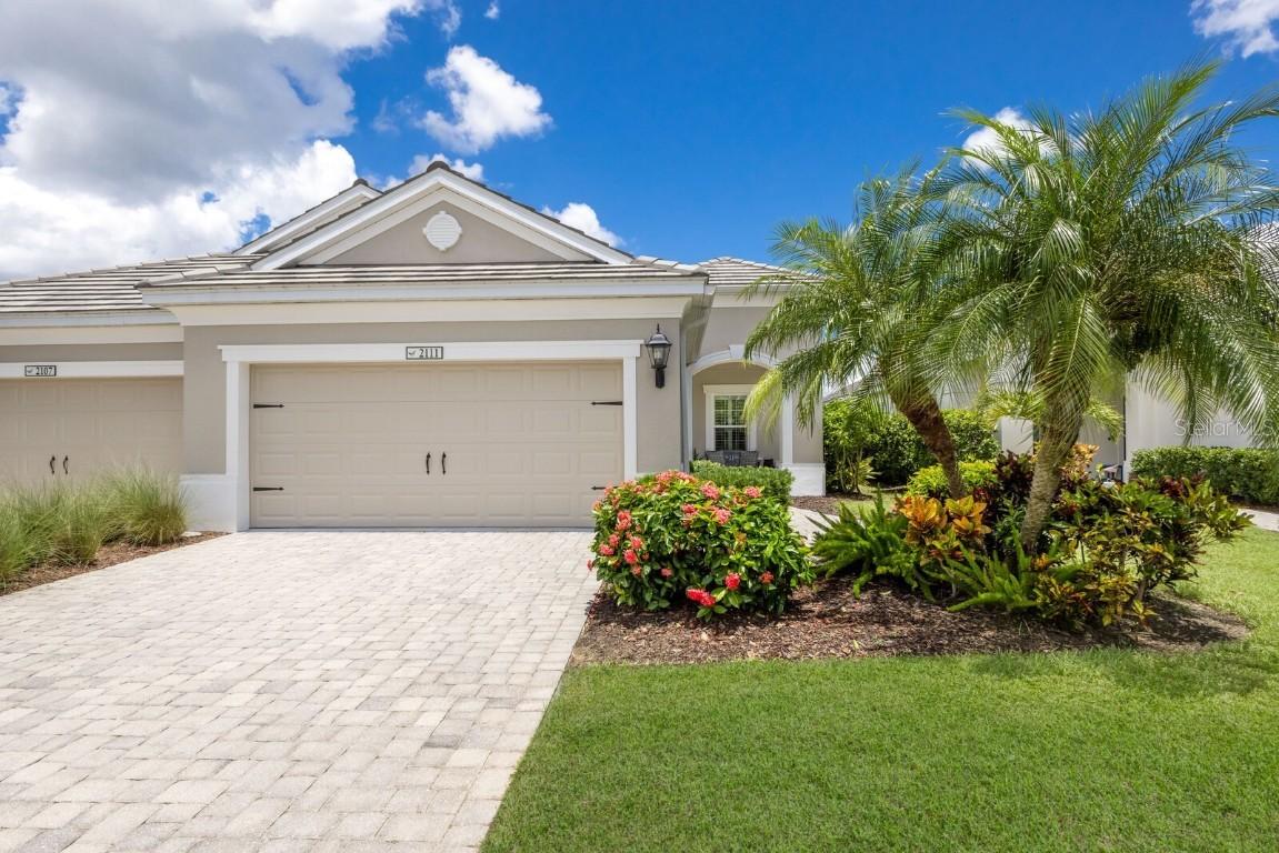 2111 Crystal Lake Tr., Bradenton, FL 34211